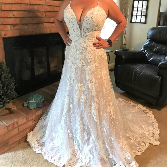 Brand new Maggie Sattero Wedding Dress - Picture 2 of 6